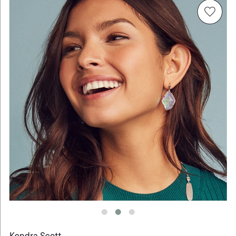 Kendra Scott earrings 💜